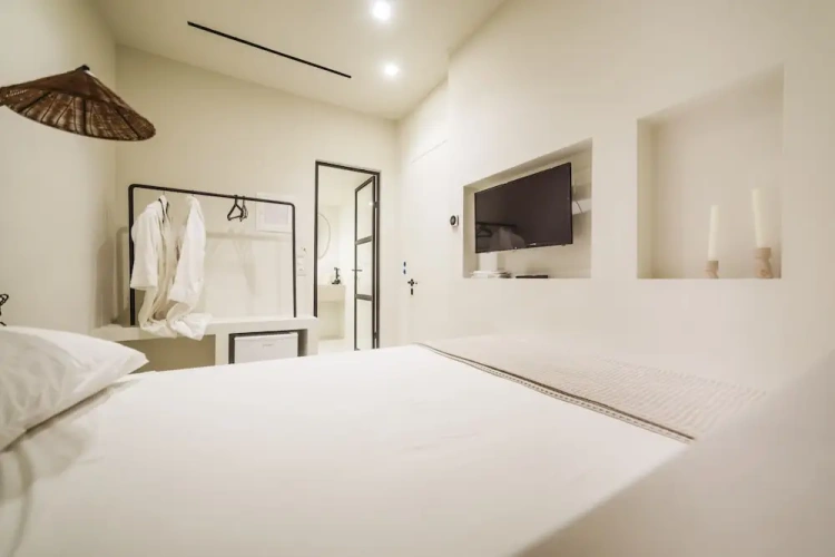 Economy room