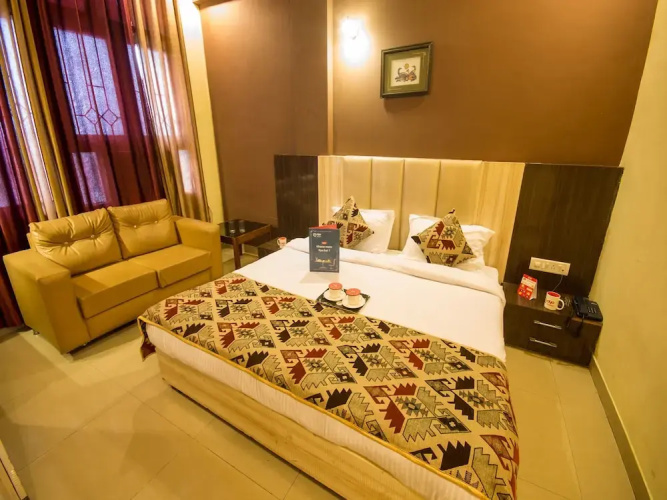 OYO 2046 President Hotel