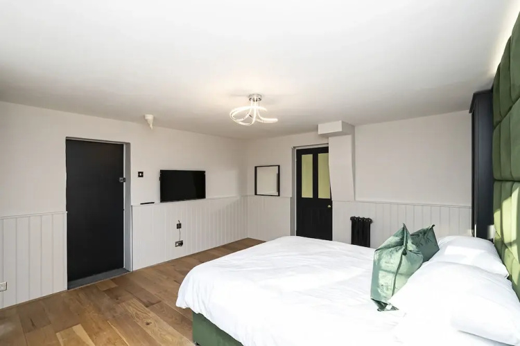 Pages Hotel  Guesthouse