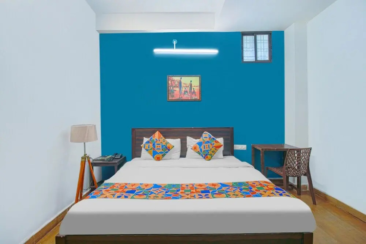 FabHotel Saket Inn