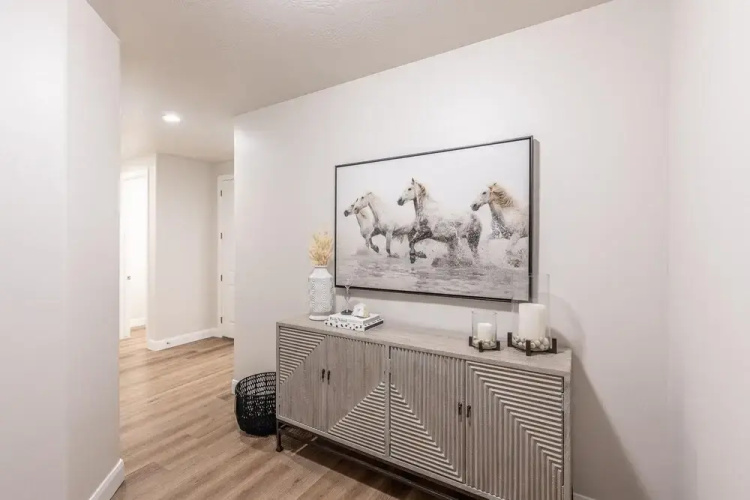 Canyon Crest Escape