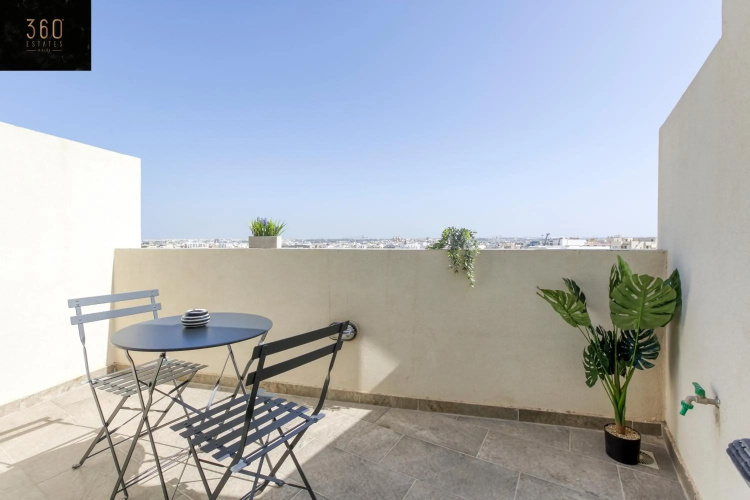 Spacious, 1BR duplex off UNI/Hospital with WIFI by 360 Estates