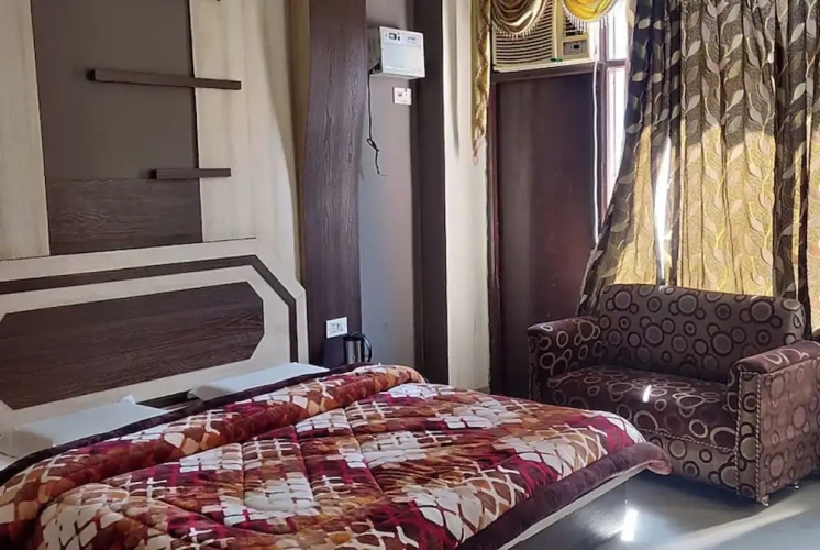 Deluxe Double room with city view
