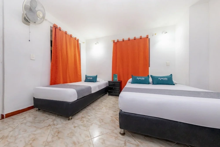 Standard Triple room