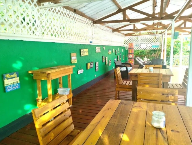 1 Bedroom Deluxe Double room with balcony and with partial ocean view