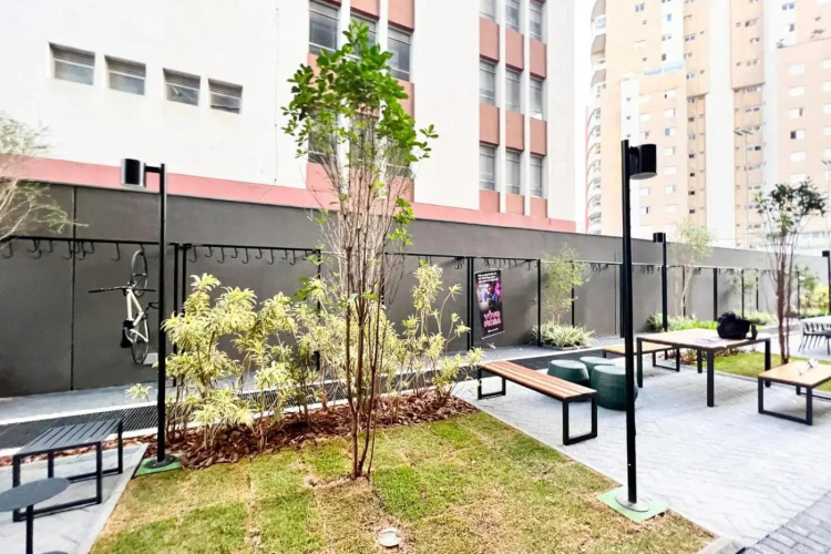 Studio novíssimo, completo e muito bem localizado