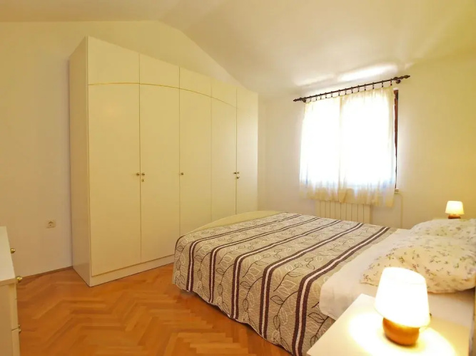Apartment 707