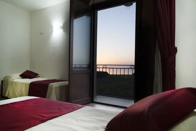Standard Quadruple Family room with sea view