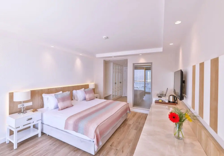Hilaris Hotel