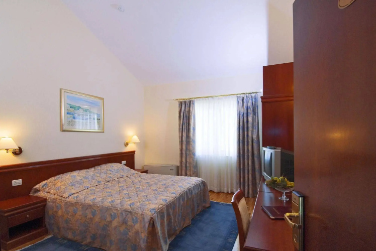 Hotel Bacchus