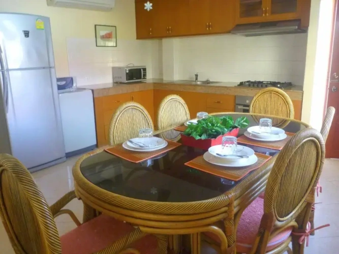 2 Bedrooms Apartment