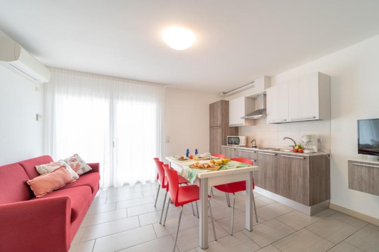 2 Bedrooms Apartment