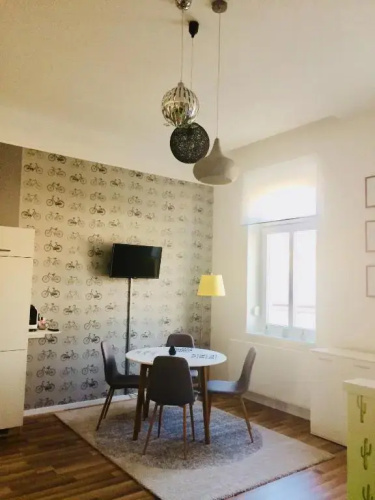 Studio 18