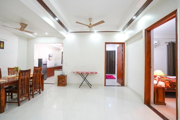 3 Bedrooms Apartment