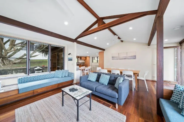3 Bedrooms Cottage