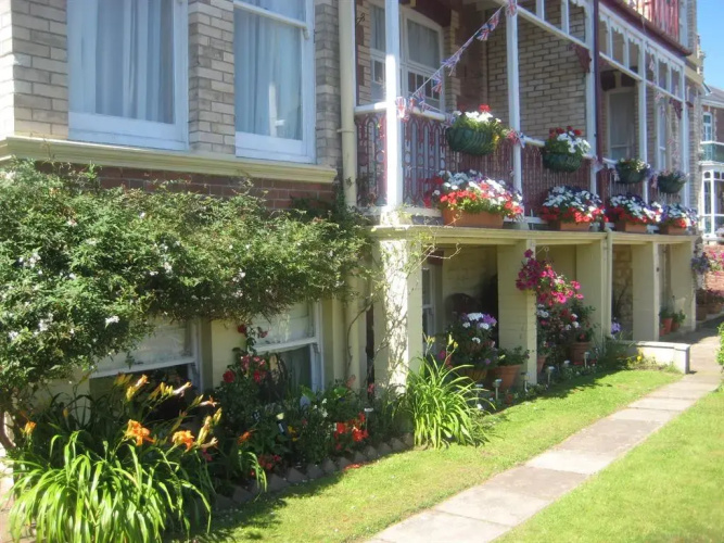 Cleve Court Hotel