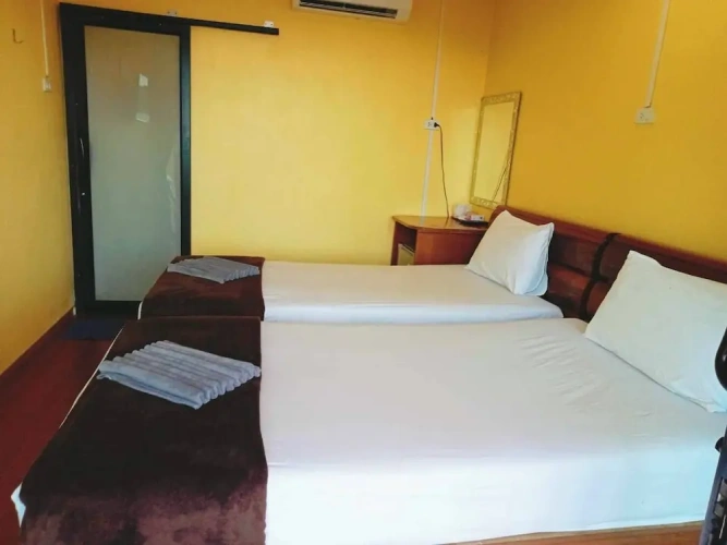 Standard Twin room with balcony