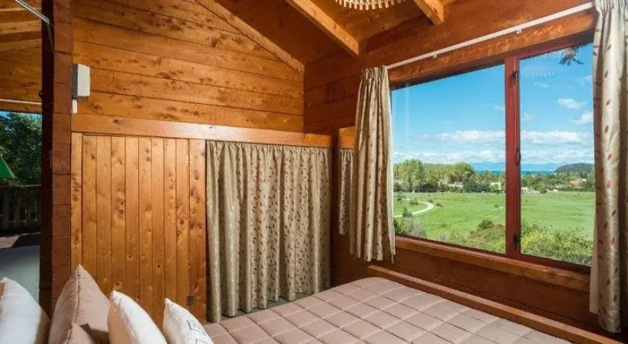 Abel Tasman Ocean View Chalet