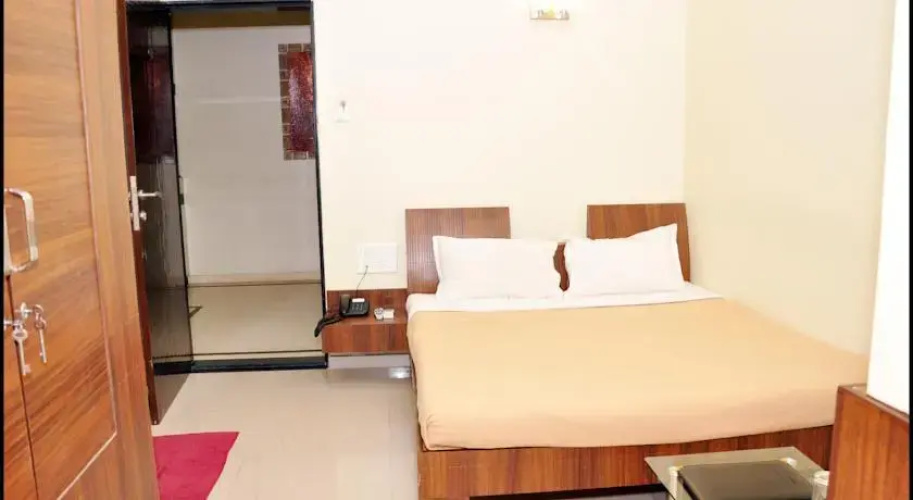 OYO 655 Hotel Aundh Retreat