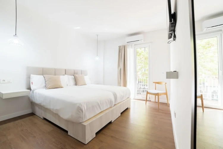 Superior Double room with balcony and with city view