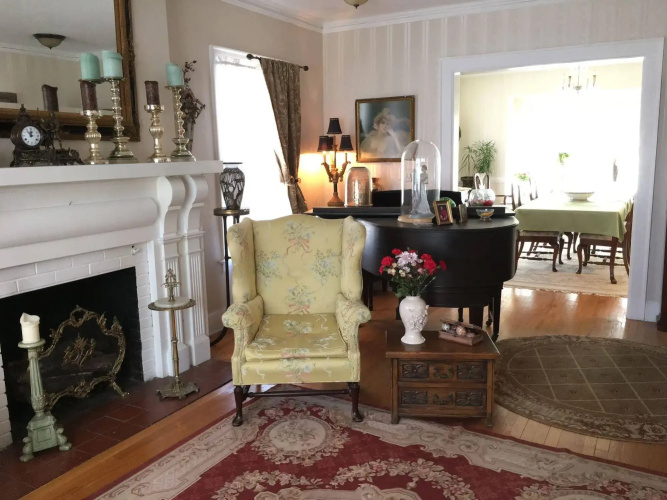 Barrington Manor Bed and Breakfast