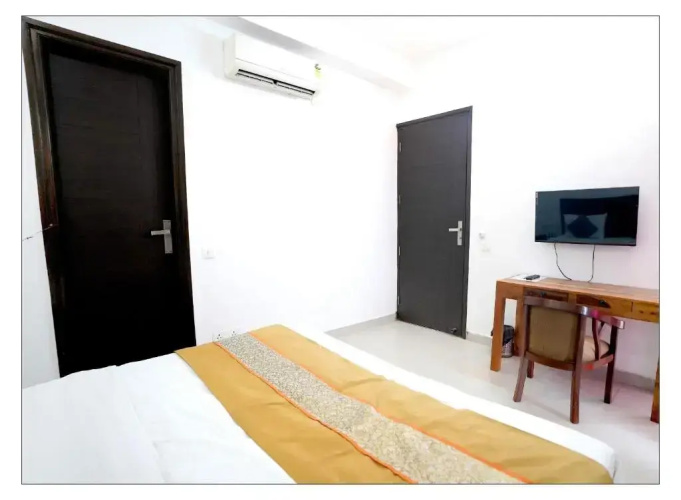 OYO Flagship 70002 Gupta Residency
