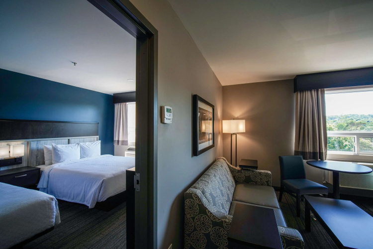Best Western Plus Chocolate Lake Hotel photo 6