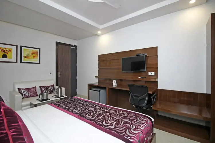 OYO 9451 Hotel Prem Ratna