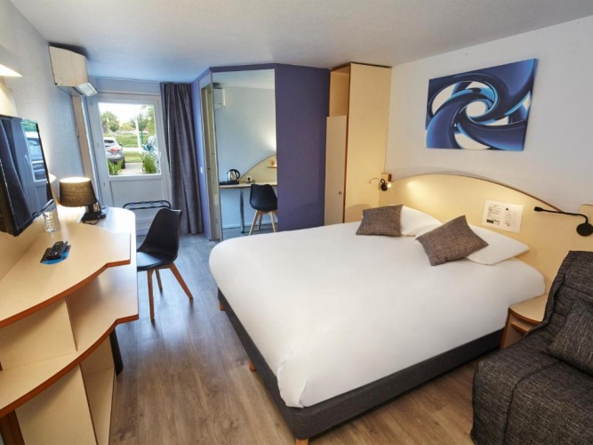 Standard Triple room