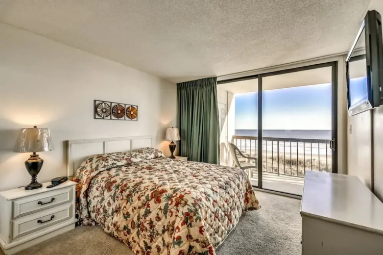 Waterpointe II by Condo-World