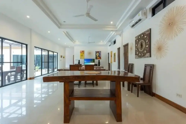 Private Villa Jacuzzi Great Area V170