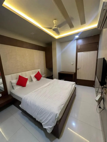 Hotel Suhagan Height