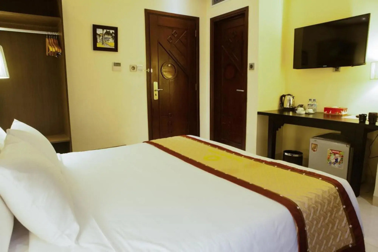 The Pearl Hotel