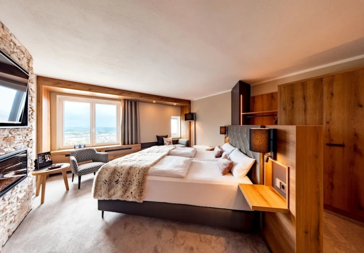 Deluxe Double room with view