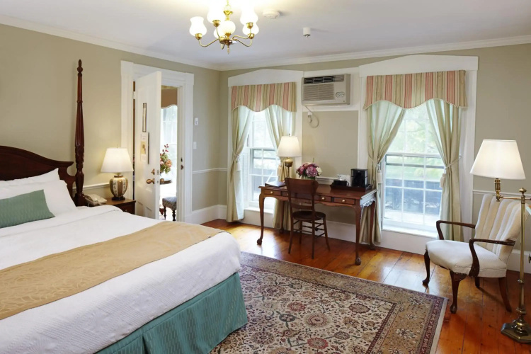 Concord's Colonial Inn