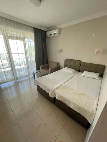 Standard Twin room with balcony