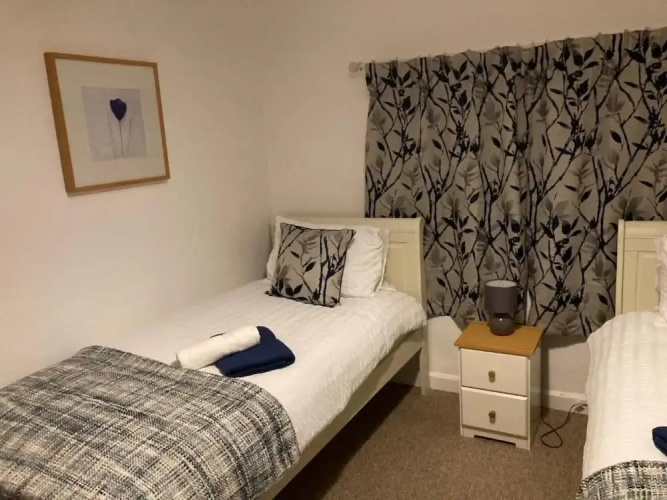 2 Bedroom Holcot Cottage