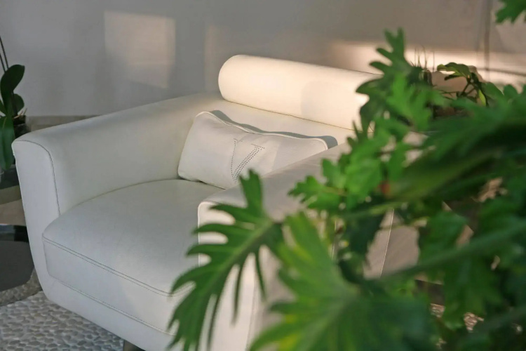 1b Beachront Pool & Gym apt - Ermitage beach