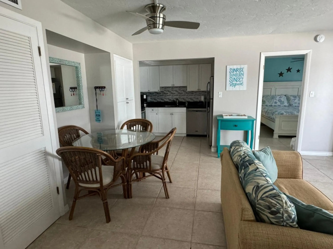 Beachfront Condo! Gulf View From All Rooms, Pool, Chairs Provided