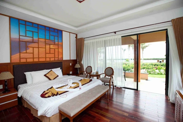 1 Bedroom Bungalow with garden view