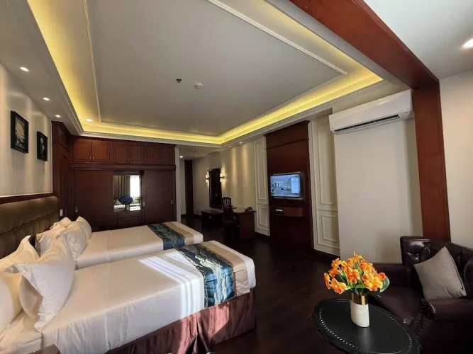 Madison Crown Hotel