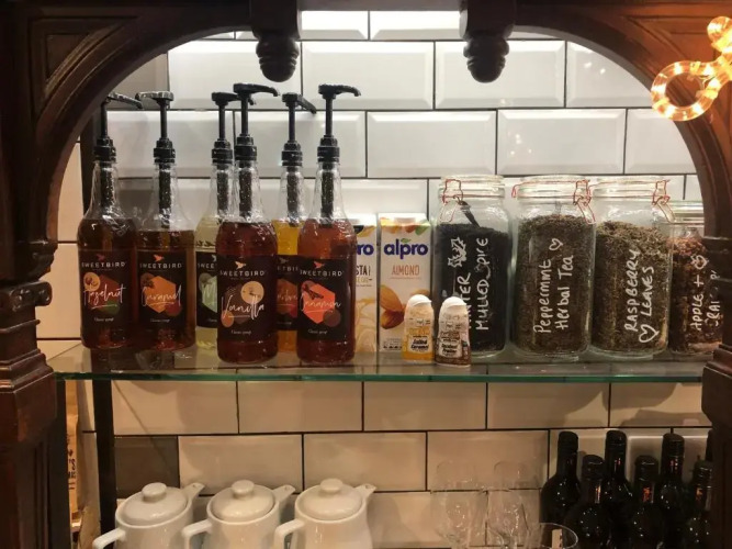 Salutation HotelOver view