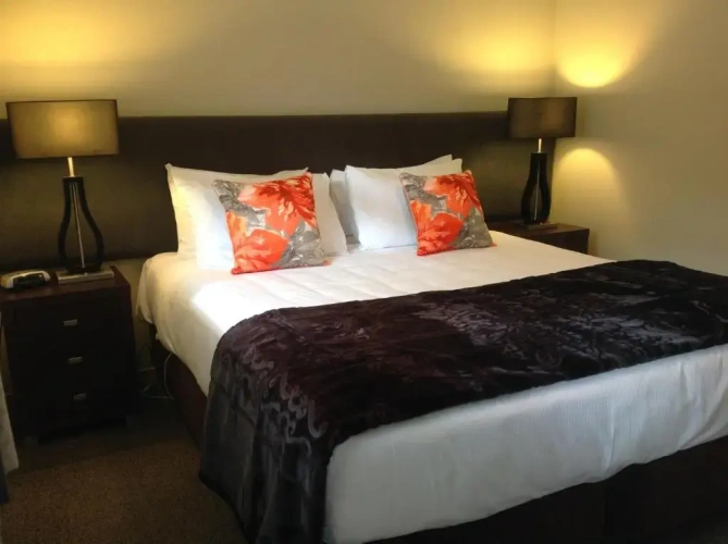1 Bedroom Suite with lake view