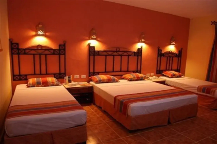 Marina  Beach  Hotel