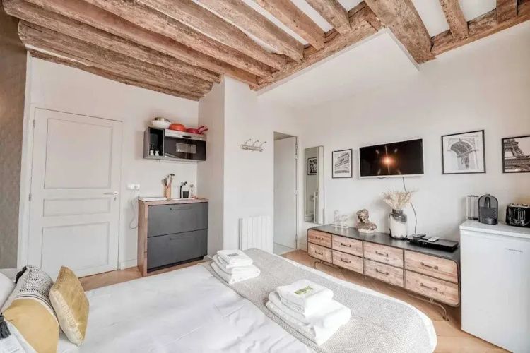 Apartment in Paris for 2 People