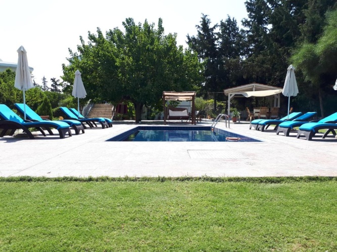 4 Bedrooms Villa