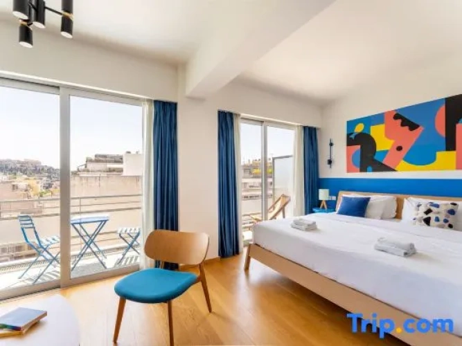 Superior Quadruple room with city view
