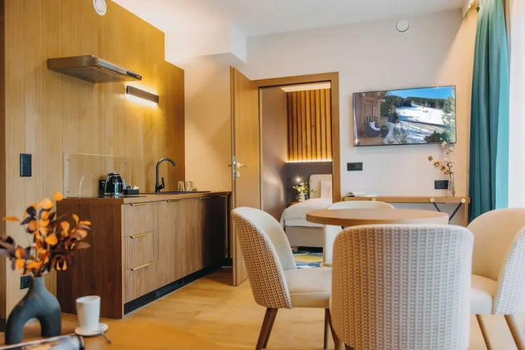 Deluxe Quadruple room