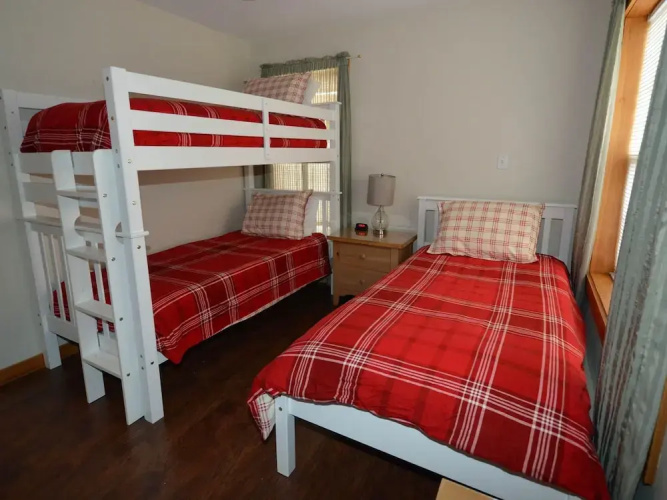 2 Br: Camp 4 # 21