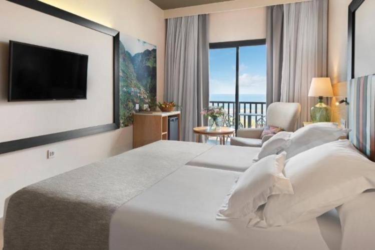 Standard Double room with balcony and with sea view